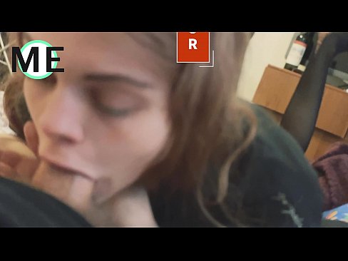 ❤️ Πούτσος στο λαιμό της, σκισμένο καλσόν και σκισμένα τακούνια ❌ Χάρντκορ πορνό ️